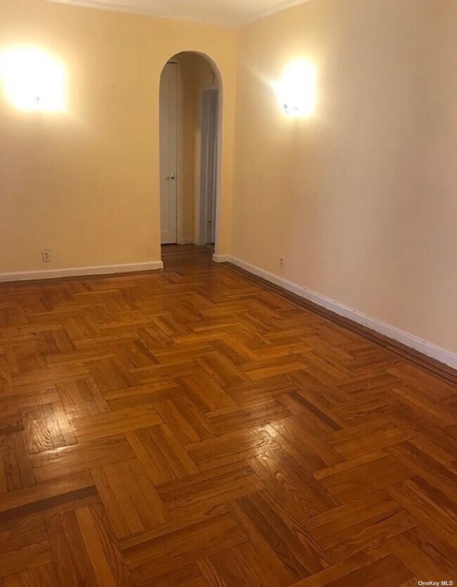 Foto del edificio - 37-21 80th St