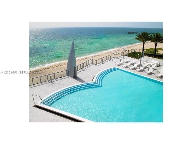 Foto del edificio - 17121 Collins Ave