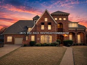 Building Photo - 1750 Greenwood Ct