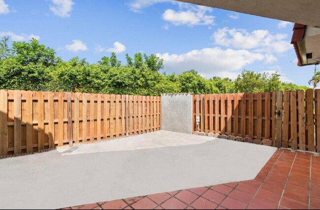 Foto del edificio - 3764 Victoria Dr