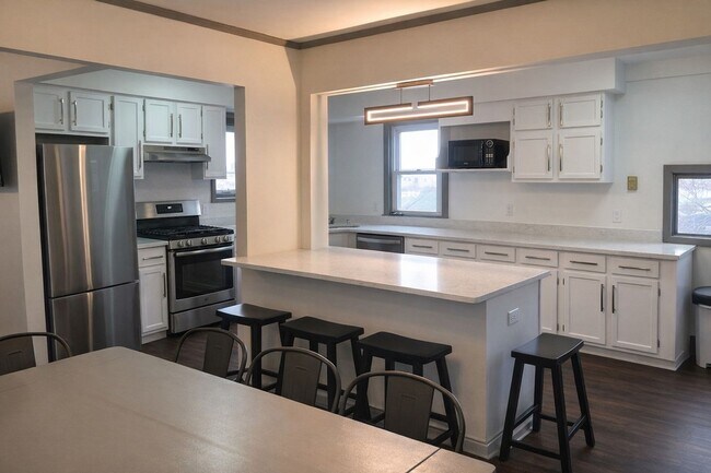 Foto del edificio - 306 Bryant Ave