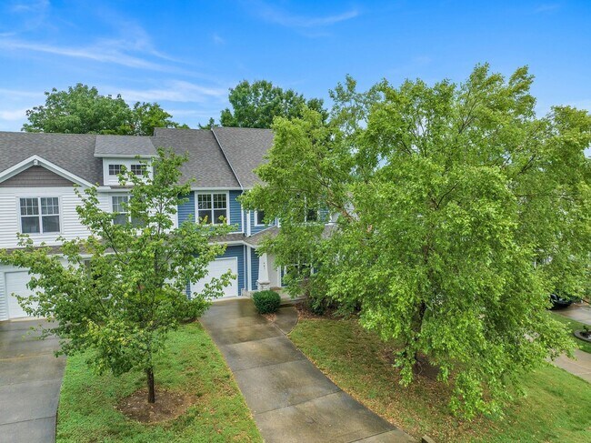 Foto del edificio - Spotless 3BR/2.5BA townhome minutes from West End, Downtown Nashville!