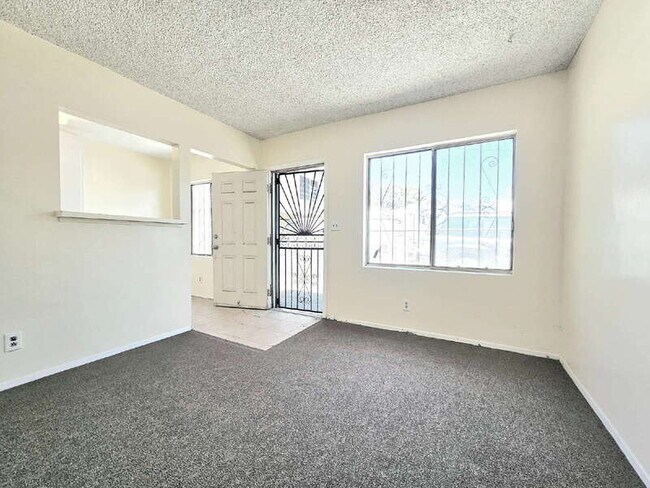 Building Photo - 231 1/2 East 89th Street