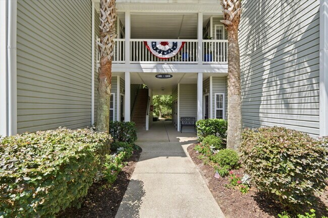 Foto del edificio - "Charming Fully Furnished 2-Bed Condo with & Granite Countertops in Charleston – 1320 Sq Ft of Co...