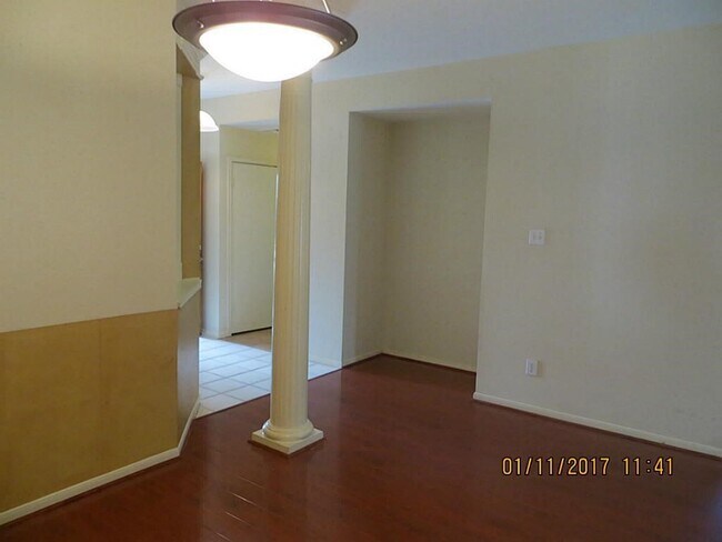 Building Photo - 5418 Baslow Dr