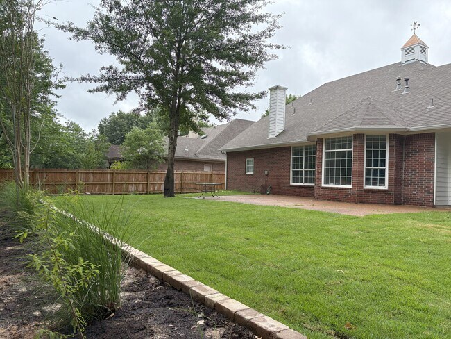 Foto del edificio - 1232 Sugar Ln