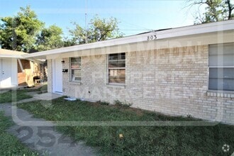 Building Photo - 803 Pecan Cir