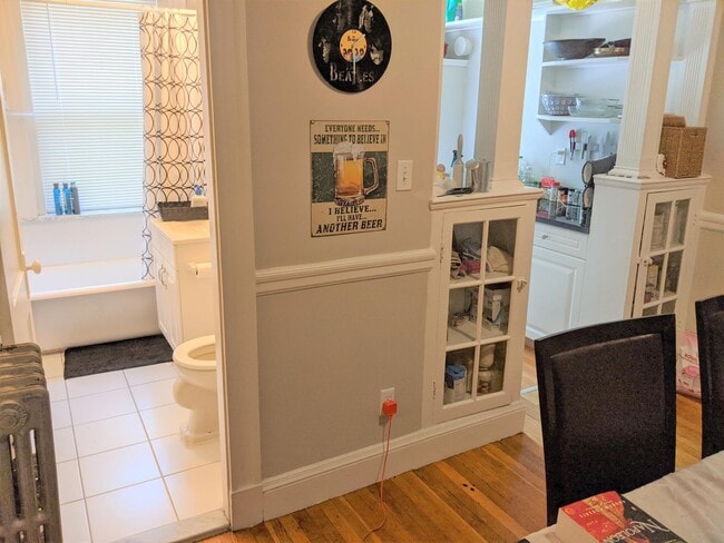 Building Photo - 1 Gray St