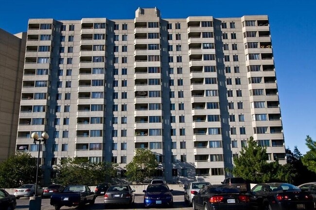 Building Photo - Highview Glen