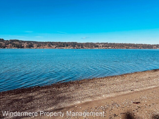 Foto del edificio - 3 br, 3 bath House - 4720 Crystal Springs ...