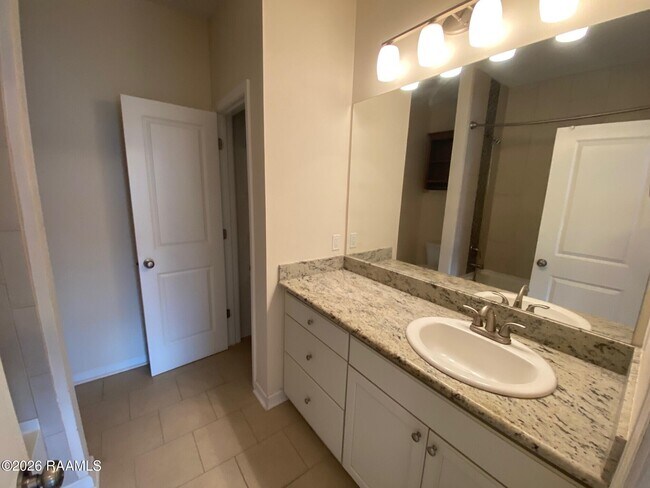 Foto del edificio - 208 Caudill Dr