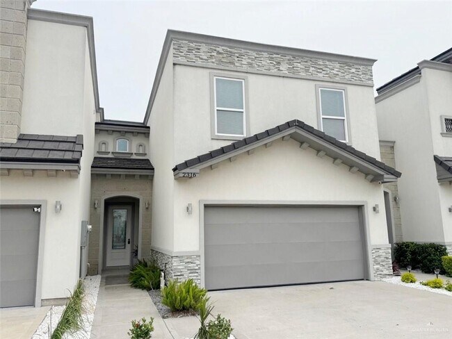 Building Photo - 2316 Corales St