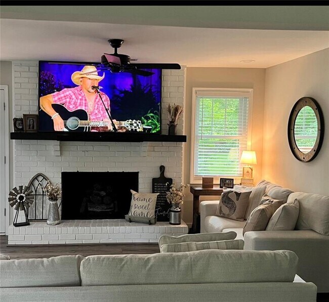 Building Photo - 1039 Washington Ave