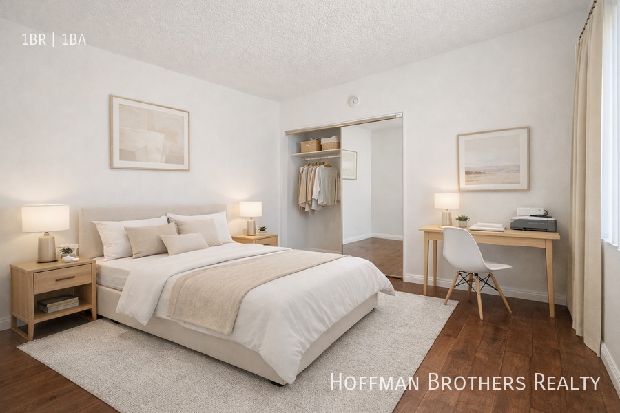 Building Photo - 14024 Oxnard St