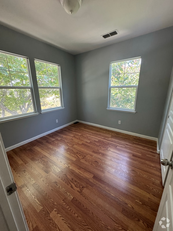 Building Photo - 159 W Saltillo Ln