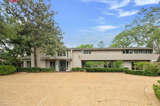Foto del edificio - 626 Rocky River Rd