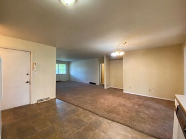 Foto del edificio - 1721 Graceland Ct