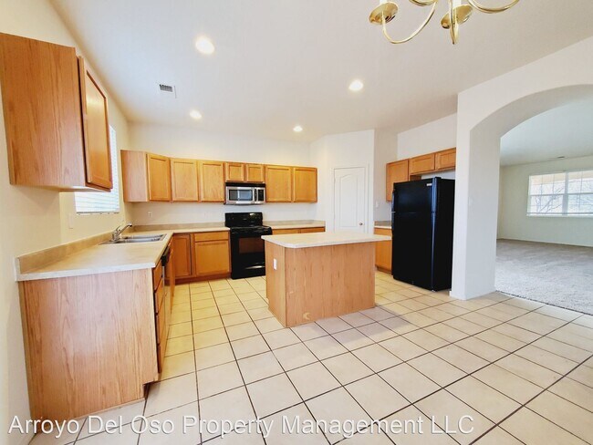 Foto del edificio - 3 br, 2.5 bath House - 2870 Desert Sage Av...