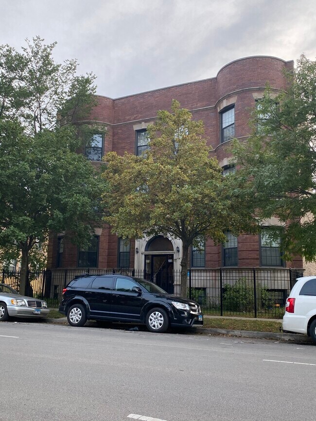 Building Photo - 5814 S Indiana Ave