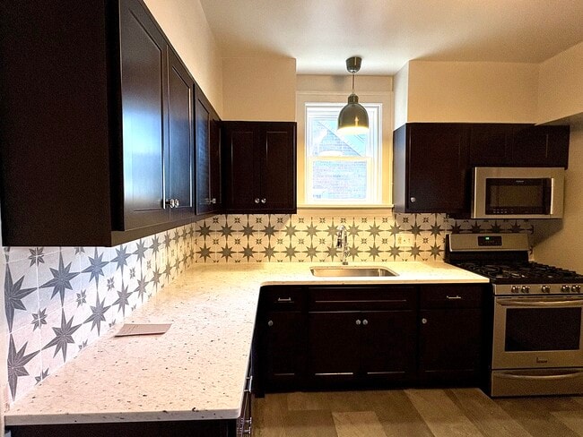 Building Photo - 7569 Dale Ave