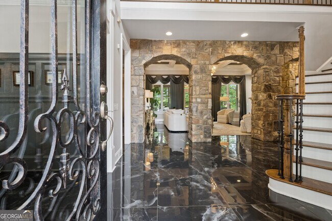 Foto del edificio - 2660 Springbluff Ct NE