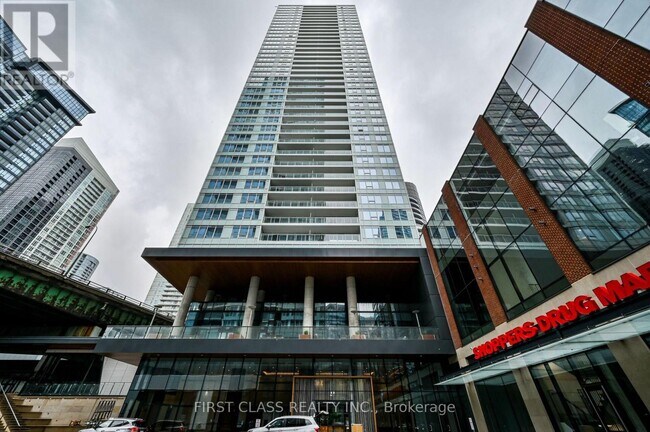Building Photo - 17 Bathurst St