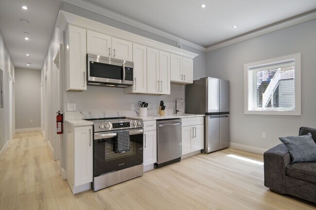 Foto del edificio - 601 E State St - Fully Furnished Apartments!