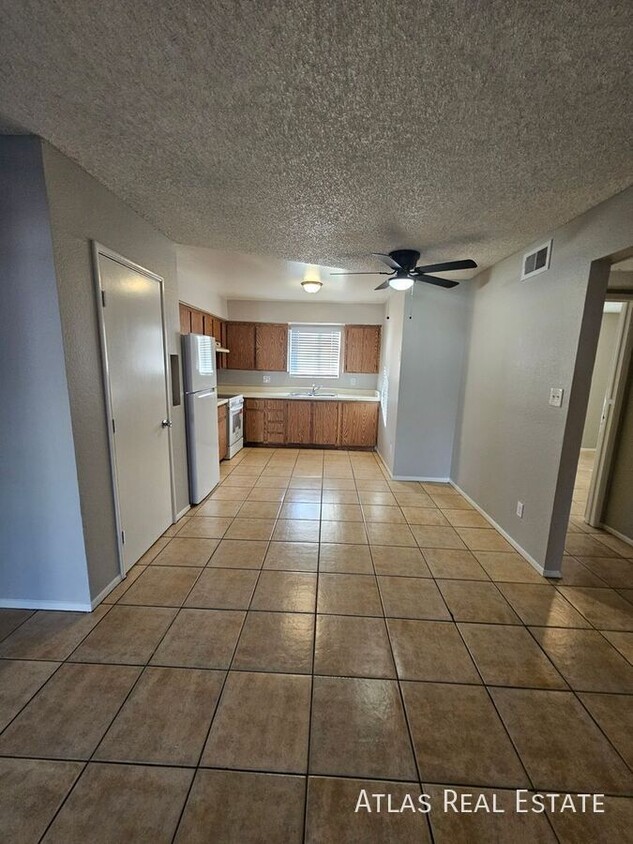 Primary Photo - Available! 2 bed/ 1 bath Apartment