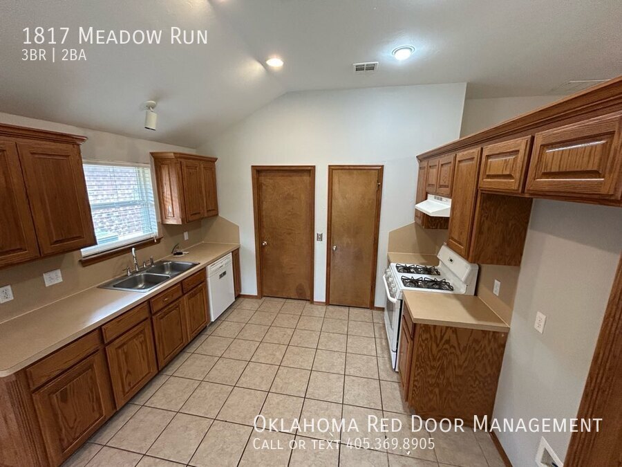 Building Photo - 1817 Meadow Run Dr