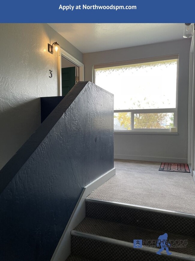 Building Photo - Very Nice 1 Bedroom 1 Bath Apartment