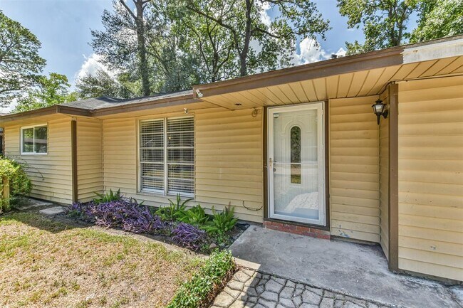 Building Photo - 7106 Pinetex Dr