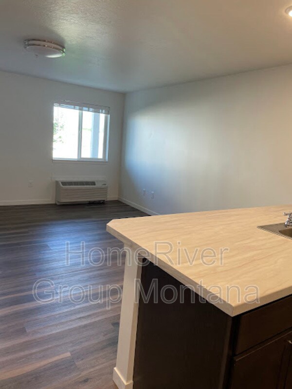 Foto del edificio - 1315 Rodgers St