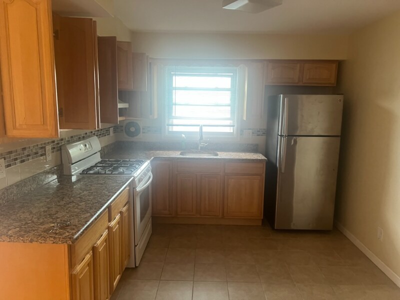 Foto principal - 88 Harper Ave
