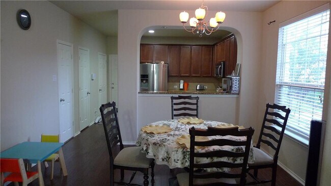 Foto del edificio - 3101 Davis Ln