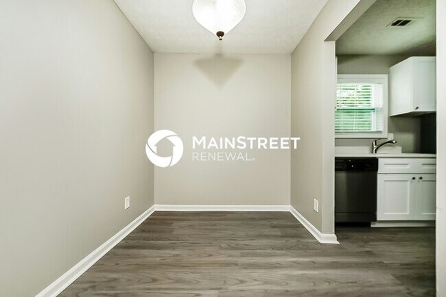 Foto del edificio - 3 Bedroom Pet-Friendly Home in Jonesboro, GA with Main Street Renewal