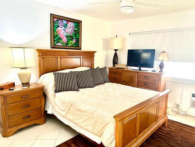 Foto del edificio - 901 N Birch Rd