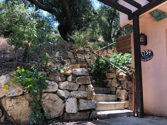 Building Photo - 1734 Topanga Skyline Dr