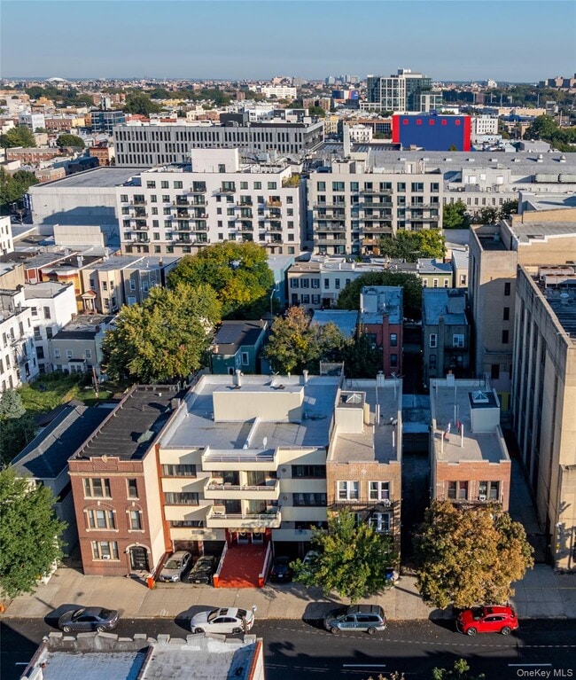 Building Photo - 34-37 33rd St