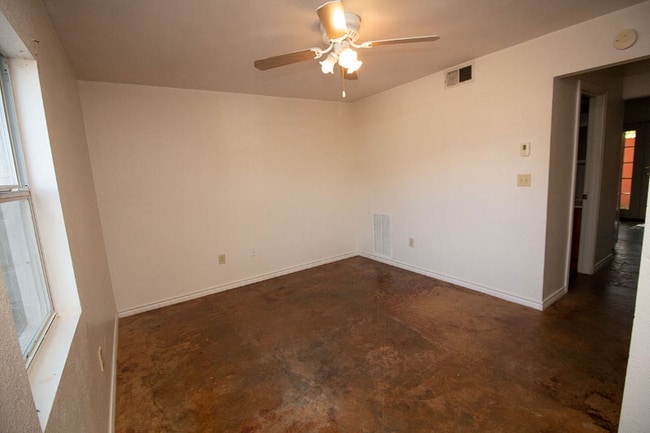 Building Photo - 114 Scofield Ave