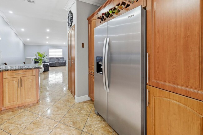 Foto del edificio - 11025 W Okeechobee Rd