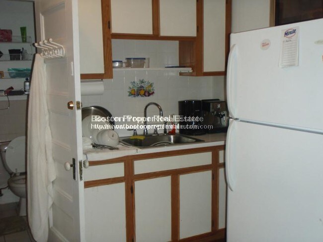 Foto del edificio - Large Back Bay Studio with all Utilities Inc.