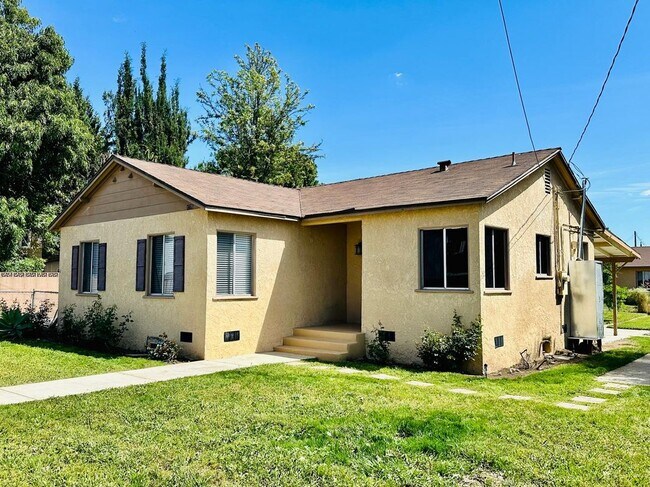Foto del edificio - 1375 N Sunflower Ave