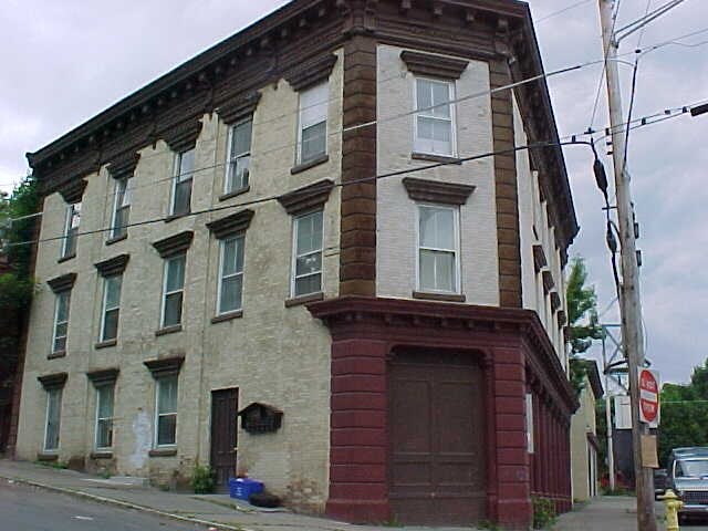 Primary Photo - 2 Vliet St