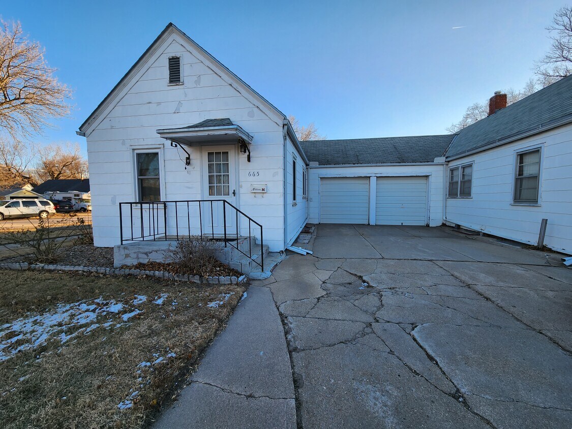665 F St Unit 665 F St, Fairmont, NE 68354 Apartments in Fairmont, NE