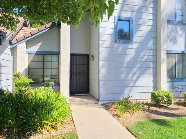Building Photo - 10844 Pepper Way