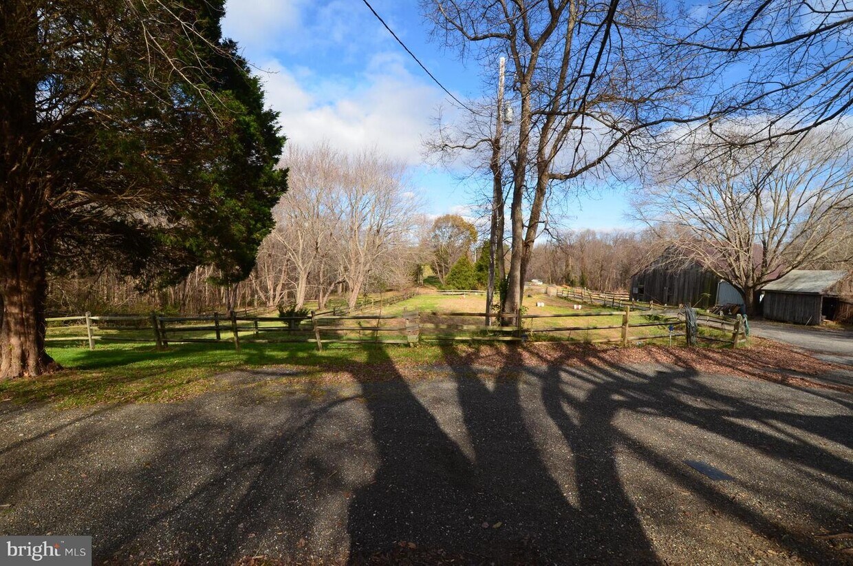 167 Deale Rd, Tracys Landing, MD 20779 House Rental in Tracys Landing