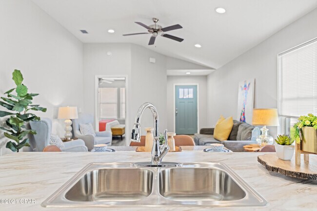 Foto del edificio - 3835 Avon Rd