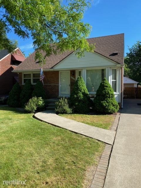 Primary Photo - 4 br, 2 bath House - 20235 Country Club Dr