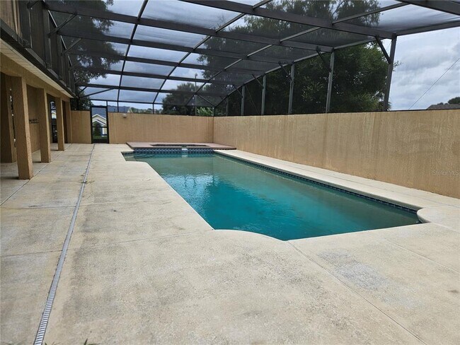 Foto del edificio - 12635 Pine Arbor Dr