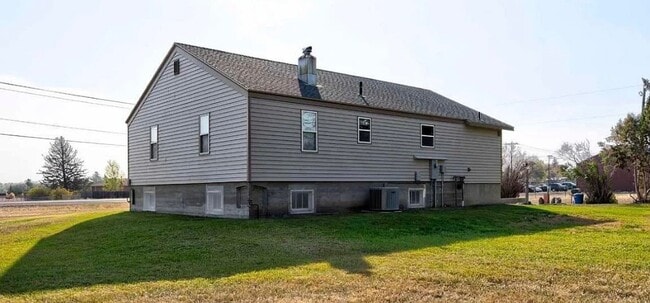 Building Photo - 5104 N Montana Ave